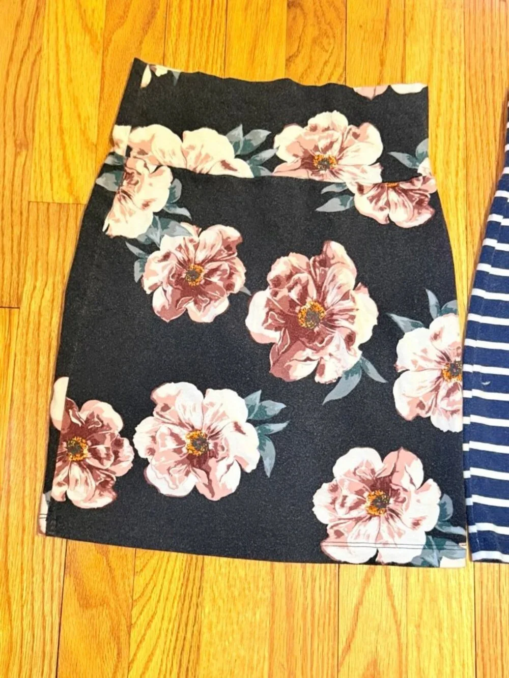 2 Charlotte‎ Russe Stretch Skirts (AB3)